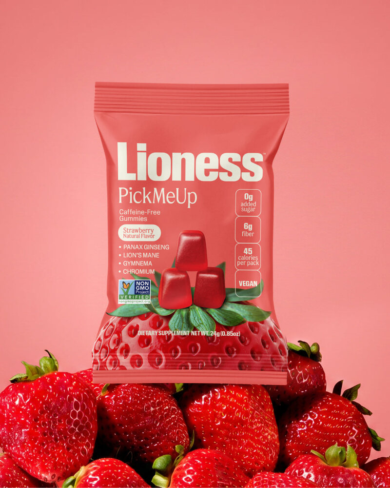 Lioness PickMeUp on a field of strawberries